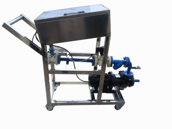 1572837192588889.jpg 液體灌裝計(jì)量車.jpg